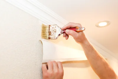 Pose de papier peint au Brethon — revêtements muraux et toiles de verre
